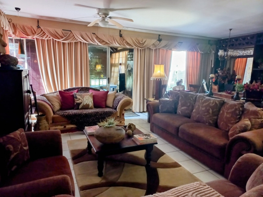 2 Bedroom Property for Sale in Safari Gardens North West